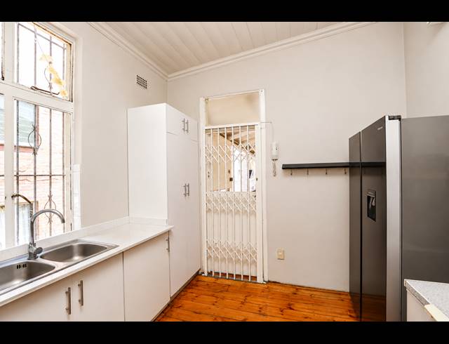 3 BEDROOM TOWNHOUSE FOR SALE IN ESSENWOOD
